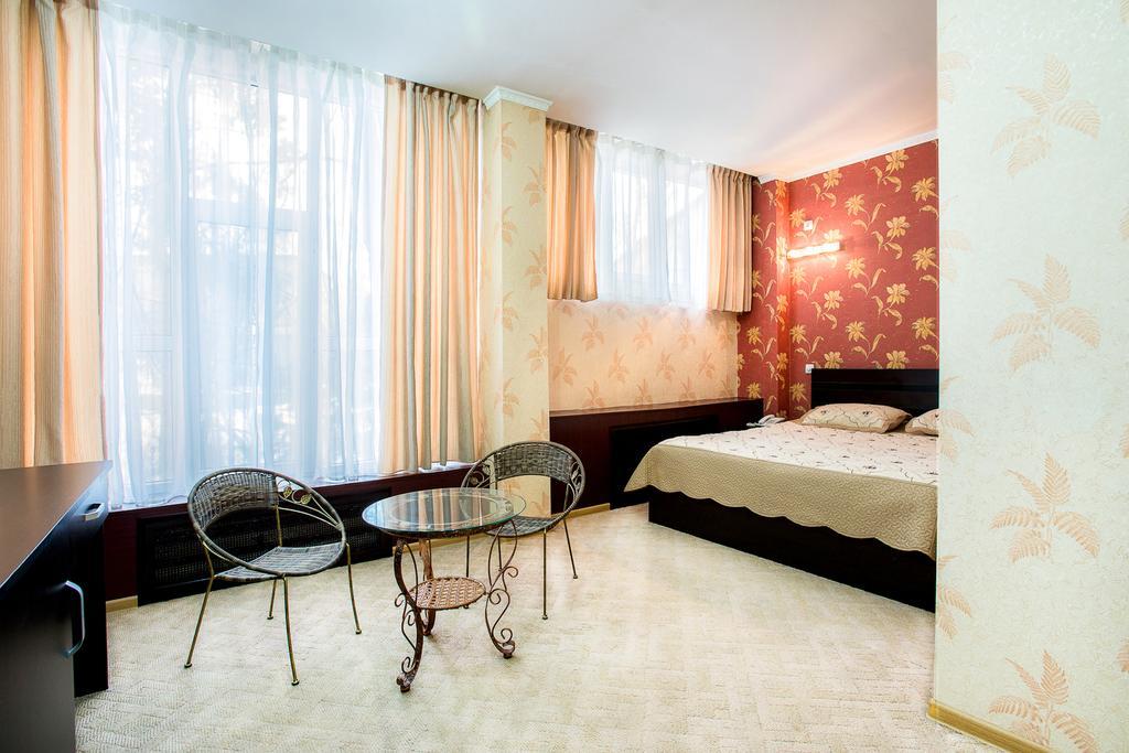 Hotel Kazakhfilm Алматы Экстерьер фото