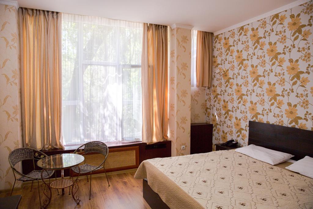 Hotel Kazakhfilm Алматы Экстерьер фото